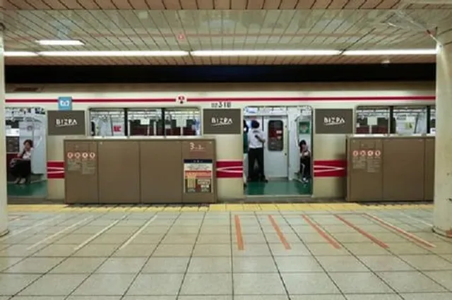 電車ラッピング広告 車体広告 費用や山手線の事例など 広告 媒体資料を探すならビズパ